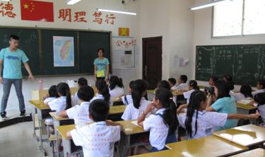 湖南省岳阳市华容县东山镇邓家小学图书角